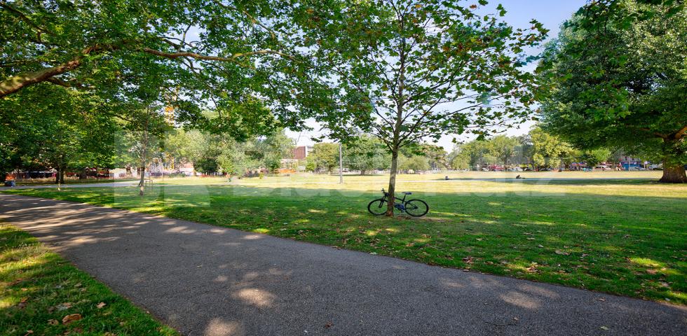 			1 Bedroom, 1 bath, 1 reception Flat			 Shepherds Bush Green, SHEPHERDS BUSH